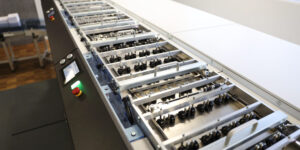 Buchauslage Book Delivery BD8 Papierbahn.