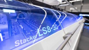 Gen8 EVO Stapler LS8-30 blau leuchtend.