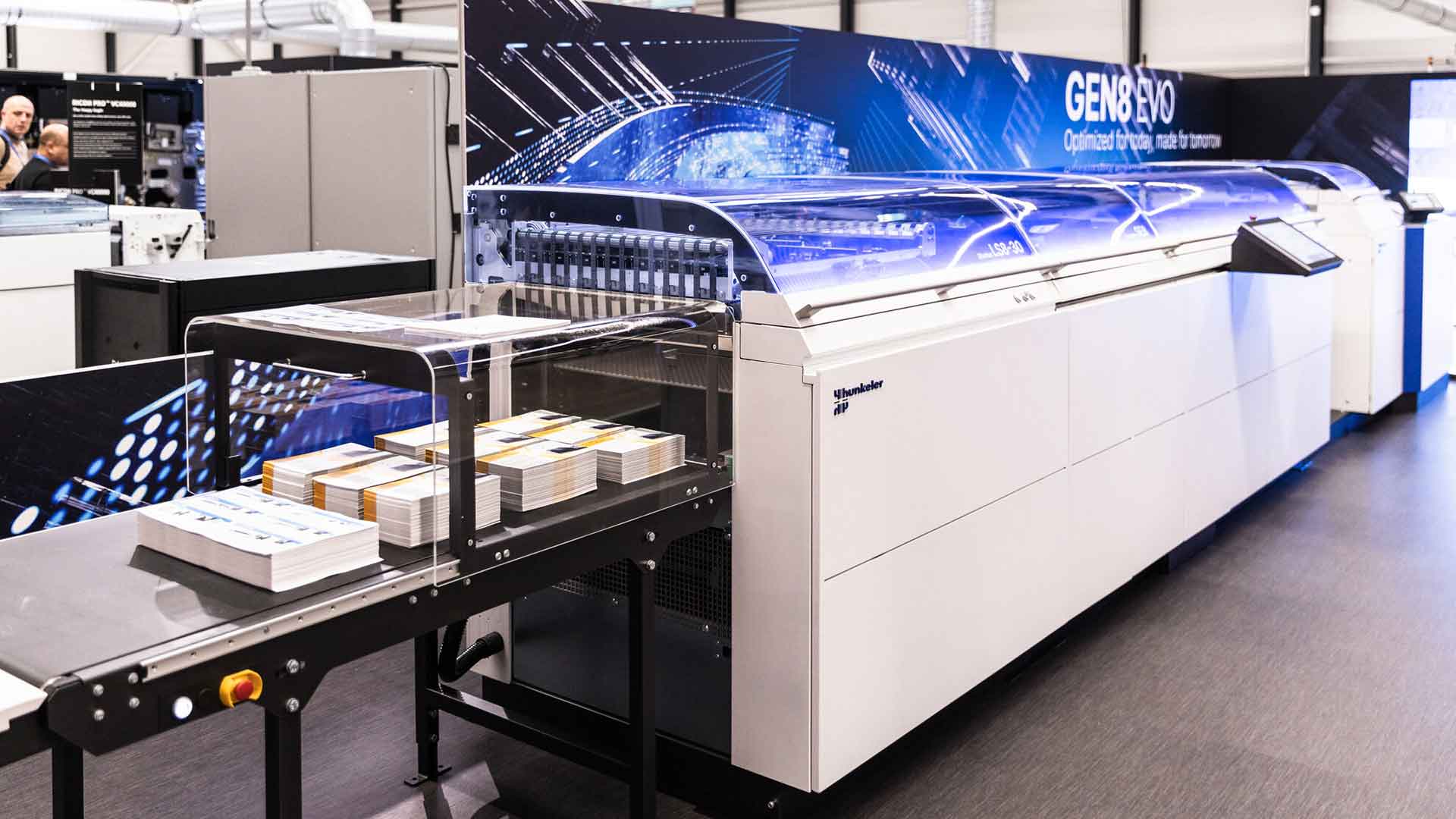 Gen8 EVO Roll to stack solution from the left side.